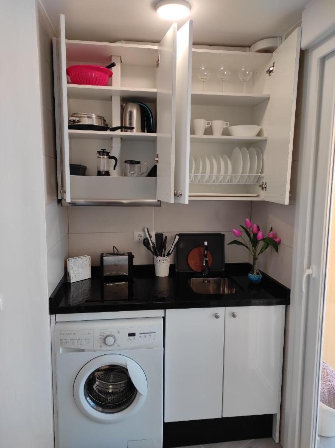 Estudio Recien Reformado En Primera Linea De Playa Apartment Беналмадена Екстериор снимка