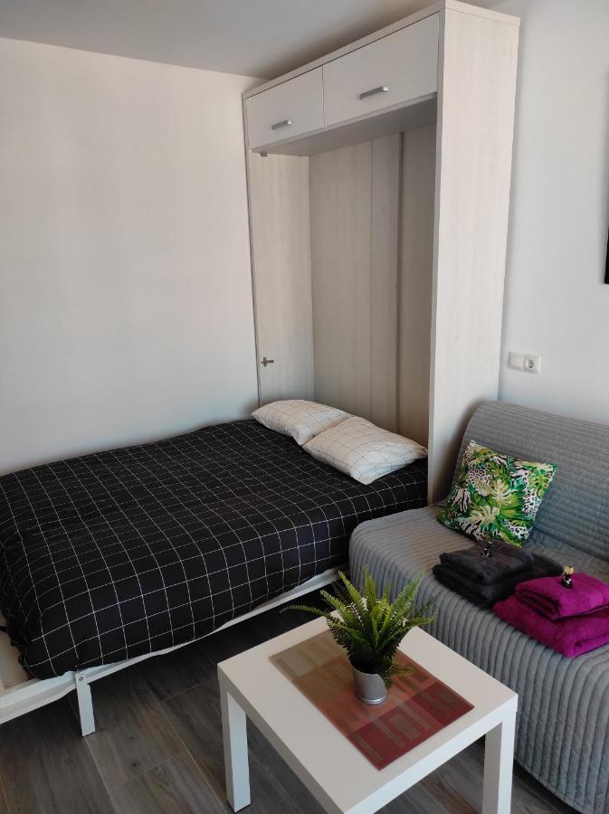Estudio Recien Reformado En Primera Linea De Playa Apartment Беналмадена Екстериор снимка