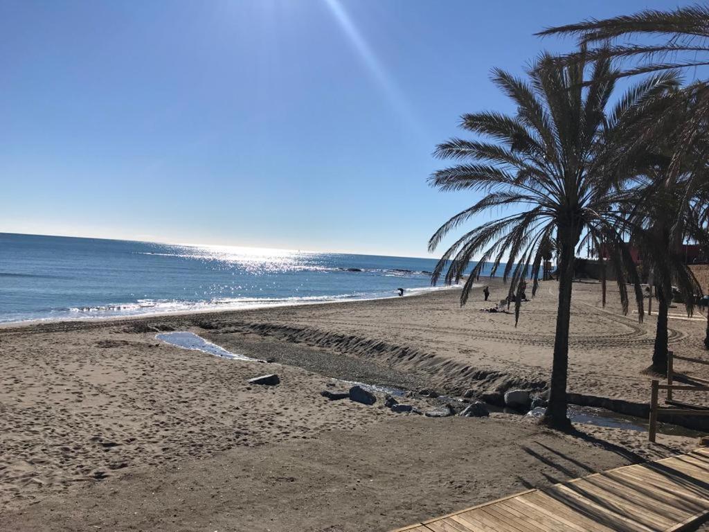 Estudio Recien Reformado En Primera Linea De Playa Apartment Беналмадена Екстериор снимка