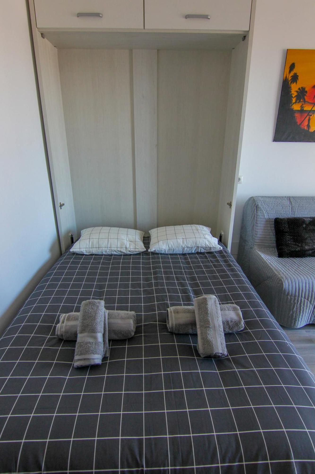Estudio Recien Reformado En Primera Linea De Playa Apartment Беналмадена Екстериор снимка